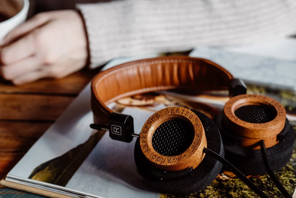 Read more about the article My Top 5 Podcasts (27 recommendations!)